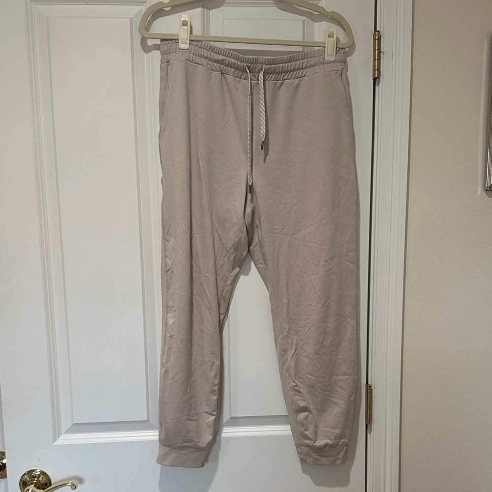 Vuori Ecru Performance Jogger Pants Womens Medium